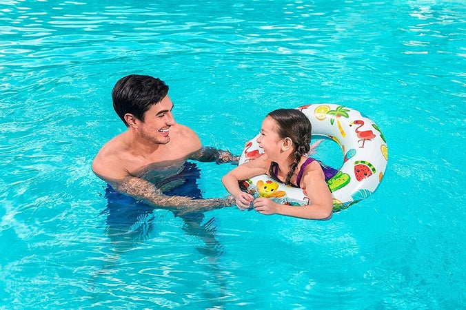 Ciambella Salvagente Gonfiabile A Fantasia 61 Cm Per Bambini Modelli Ass. 36014 Giochi e giocattoli/Sport e giochi all'aperto/Giochi aquatici e piscine per bambini/Canotti e gonfiabili galleggianti Trade Shop italia - Napoli, Commerciovirtuoso.it