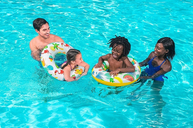 Ciambella Salvagente Gonfiabile A Fantasia 61 Cm Per Bambini Modelli Ass. 36014 Giochi e giocattoli/Sport e giochi all'aperto/Giochi aquatici e piscine per bambini/Canotti e gonfiabili galleggianti Trade Shop italia - Napoli, Commerciovirtuoso.it