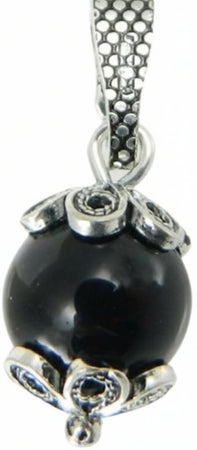 Ciondolo Su Coccu argento brunito con onice nero portafortuna Sardegna