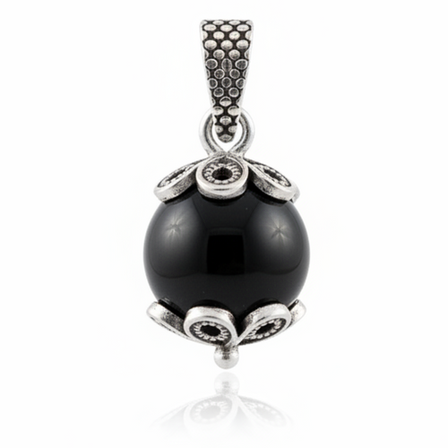 Ciondolo Su Coccu argento brunito con onice nero portafortuna Sardegna