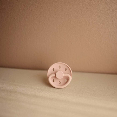 Ciuccio-FRIGG-Moon-Phase-Blush-Latex