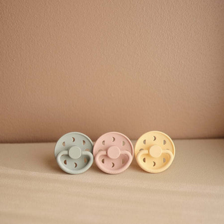 Ciuccio-FRIGG-Moon-Phase-Blush-Latex