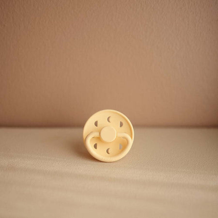 Ciuccio-FRIGG-Moon-Phase-Pale-Daffodil-Latex