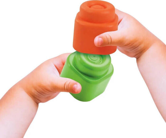 Clementoni Soft Clemmy Baby Shark - Secchiello con Personaggio-Set mattoncini Morbidi-Made in Italy, 10 Mesi+, 17425 Baby Shark Clemmy family bucket Giocattoli Sanitaria Gioia del Bimbo - Villa San Giovanni, Commerciovirtuoso.it