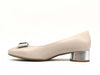 COLETTE D??collet?? beige e grigio in vera pelle tacco 30 con fiocco