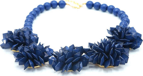 Collana Da Donna in Zamak E Resina Collana Girocollo Con 5 Fiori E Perle Chiusura Regolabile Collana Fashion Nickel Free Moda/Donna/Gioielli/Collane Leclaf - Napoli, Commerciovirtuoso.it