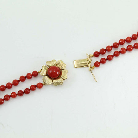 Collana Donna Lunga Doppio Filo Corallo Rosso E Chiusura Fiore In Oro Giallo