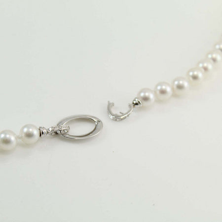 Collana donna perle Akoya giapponesi Coscia chiusura oro bianco e diamanti