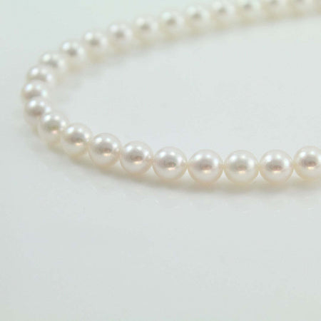 Collana donna perle Akoya giapponesi Coscia chiusura oro bianco e diamanti