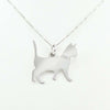 Collanina con pendente gatto coda alzata in argento con collare glitterato