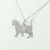 Collanina con pendente gatto coda alzata in argento con collare glitterato