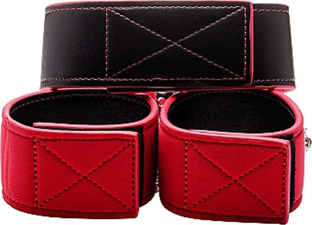 Collare Bondage con manette e Catena 75cm in ecopelle Ouch! Reversibile Collare e Polsini Rosso Salute e cura della persona/Erotismo e contraccezione/Bondage/Set Kondorama - Martinsicuro, Commerciovirtuoso.it