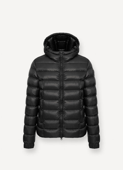 Piumino uomo Colmar nero lucido con cappuccio fisso e imbottitura in piuma naturale davanti