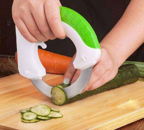 COLTELLO ROTANTE RUOTA CON LAMA IN ACCIAIO INOX PER PIZZA VERDURE CARNE 15200 Casa e cucina/Utensili da cucina/Affettaverdure e mandolini da cucina Trade Shop italia - Napoli, Commerciovirtuoso.it