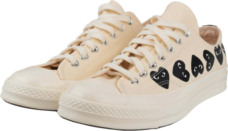 COMME-DES-GARCONS-PLAY-Comme-Des-GarÃ§ons-PLAY-x-Converse-Big-Heart-Chuck-Taylor-70-Low-Top-sneaker-in-bianco-da-uomo