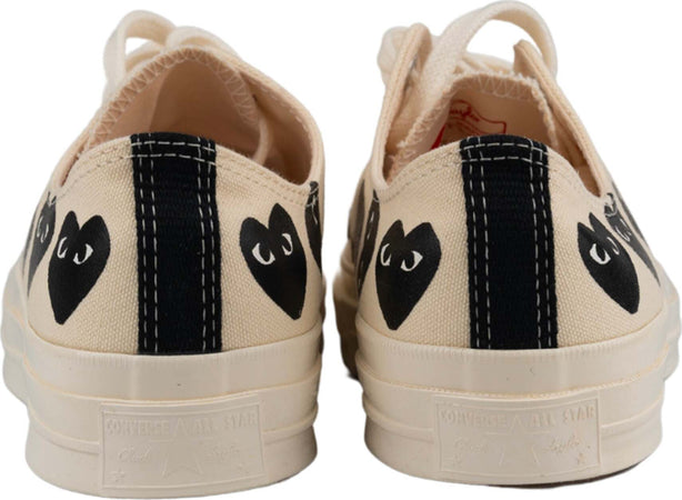 COMME-DES-GARCONS-PLAY-Comme-Des-GarÃ§ons-PLAY-x-Converse-Big-Heart-Chuck-Taylor-70-Low-Top-sneaker-in-bianco-da-uomo