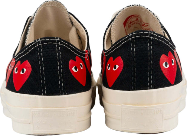 COMME-DES-GARCONS-PLAY-Comme-Des-GarÃ§ons-PLAY-x-Converse-Multi-Heart-Chuck-Taylor-70-Low-Top-sneaker-in-nero-da-uomo