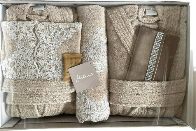 Completo bagno elisabetta by helena 8 pezzi in pura spugna di cotone un elegante completo bagna per due persone Moda/Uomo/Abbigliamento/Pigiami e abbigliamento da notte/Accappatoi Puleo Casa - Palermo, Commerciovirtuoso.it