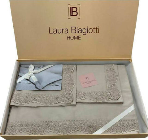 Completo letto matrimoniale in puro cotone 100% con bordo in pizzo laura biagiotti articolo rubino in confezione scatola lusso Casa e cucina/Tessili per la casa/Biancheria per la cameretta/Lenzuola e federe/Set di lenzuola e federe Puleo Casa - Palermo, Commerciovirtuoso.it