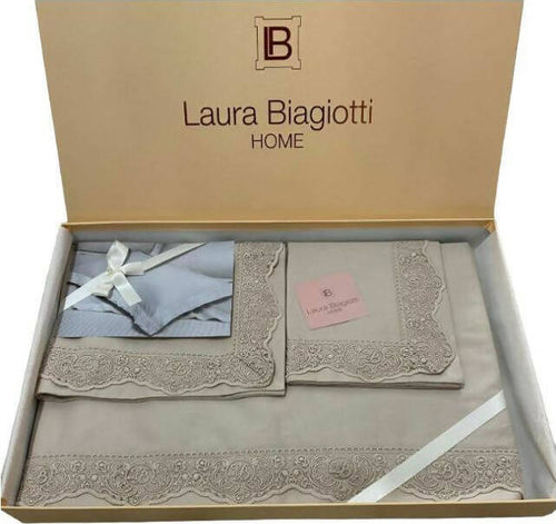Completo letto matrimoniale in puro cotone 100% con bordo in pizzo laura biagiotti articolo rubino in confezione scatola lusso Casa e cucina/Tessili per la casa/Biancheria per la cameretta/Lenzuola e federe/Set di lenzuola e federe Puleo Casa - Palermo, Commerciovirtuoso.it