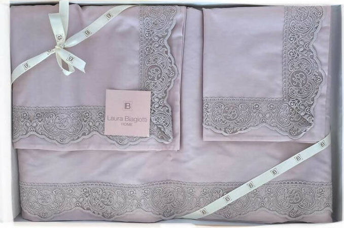 Completo letto matrimoniale in puro cotone 100% con bordo in pizzo laura biagiotti articolo rubino in confezione scatola lusso Casa e cucina/Tessili per la casa/Biancheria per la cameretta/Lenzuola e federe/Set di lenzuola e federe Puleo Casa - Palermo, Commerciovirtuoso.it