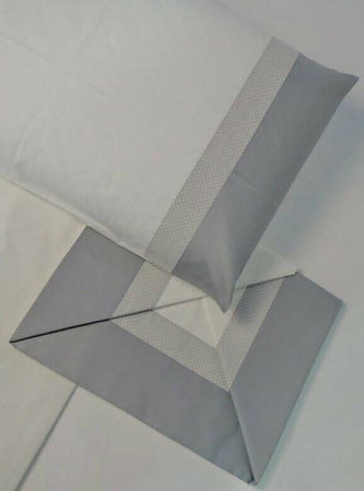Completo letto matrimoniale pois nazareno gabrielli 100% cotone di alta qualità, sotto angoli in tinta unita in panna, made in italy Casa e cucina/Tessili per la casa/Biancheria per la cameretta/Lenzuola e federe/Set di lenzuola e federe Puleo Casa - Palermo, Commerciovirtuoso.it