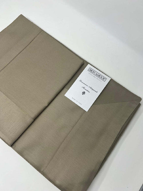 Completo matrimoniale tinta unita Raso cotone 100%  Mon Amour colore roccia Sopra:270x300 sotto 180x200 h.28/30 e 2 federe 52x82 Casa e cucina/Tessili per la casa/Biancheria da letto/Lenzuola e federe/Set di lenzuola e federe Biancheria Arredo Home - Nola, Commerciovirtuoso.it