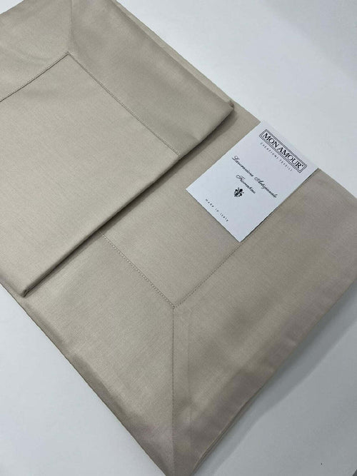 Completo matrimoniale tinta unita Raso cotone 100%  Mon Amour colore tortora Sopra:270x300 sotto 180x200 h.28/30 e 2 federe 52x82 Casa e cucina/Tessili per la casa/Biancheria da letto/Lenzuola e federe/Set di lenzuola e federe Biancheria Arredo Home - Nola, Commerciovirtuoso.it
