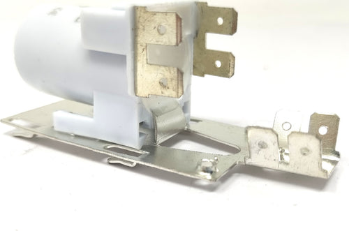 CONDENSATORE FILTRO ANTIDISTURBO CAPACITÀ 0,15/0,027 MF LAVATRICE Casa e cucina/Grandi elettrodomestici/Accessori e parti di ricambio/Ricambi e accessori per lavatrici/Filtri pelucchi per lavatrici Rossi Ricambi - Venetico Marina, Commerciovirtuoso.it