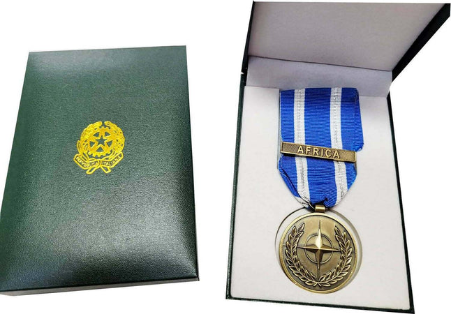 Copia Del Medaglia Africa Nato Con Scatola Repubblica Sport e tempo libero/Accessori/Trofei medaglie e premi/Medaglie Il Distintivo - Pesaro, Commerciovirtuoso.it