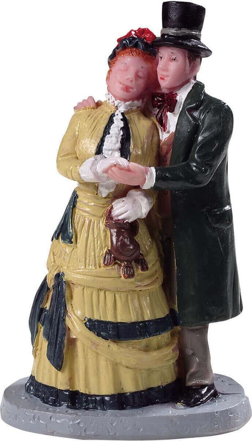 Coppia Dickens‎ personaggi per villaggio di Natale in Poliresina‎ Casa e cucina/Decorazioni per interni/Addobbi e decorazioni per ricorrenze/Decorazioni natalizie/Oggettistica MagiediNatale.it - Altamura, Commerciovirtuoso.it