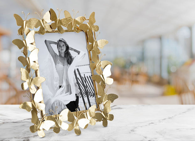 Cornice Butterfly Glam Cm 35X15X38 (Misura Interna Cm 20X25) Casa e cucina/Decorazioni per interni/Album fotografici cornici e accessori/Cornici foto/Cornici da parete e da tavolo Led Mall Home - Napoli, Commerciovirtuoso.it