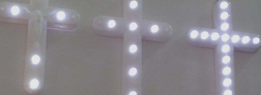 CROCE CROCETTA VOTIVA A LUCE ELETTRICA CON CRISTO LUCI LED BATTERIE INCLUSE Casa e cucina/Decorazioni per interni/Candele e portacandele/Candele/Lumini Trade Shop italia - Napoli, Commerciovirtuoso.it