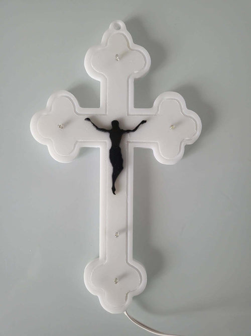 CROCE IN PLEXIGLASS 5 LED LUCE BIANCA E CRISTO CON BATTERIE