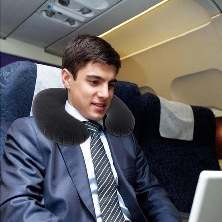 Cuscino Da Viaggio Gonfiabile In Pvc Floccato Nero Treno Aereo Macchina Sport e Tempo Libero > Cuscini da Viaggio > Accessori da Viaggio Trade Shop italia - Napoli, Commerciovirtuoso.it