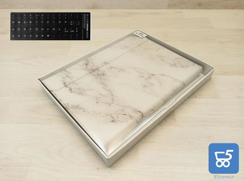 Custodia con Tastiera per iPad 10.8 2020 Effetto Marmo Layout US con Adesivi Italiani