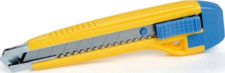 Cutter con bloccalama Premium - 18 mm - 2 lame incluse - Starline Casa e cucina/Hobby creativi/Materiali per hobby creativi/Utensili per il taglio/Tappetini per taglio Eurocartuccia - Pavullo, Commerciovirtuoso.it