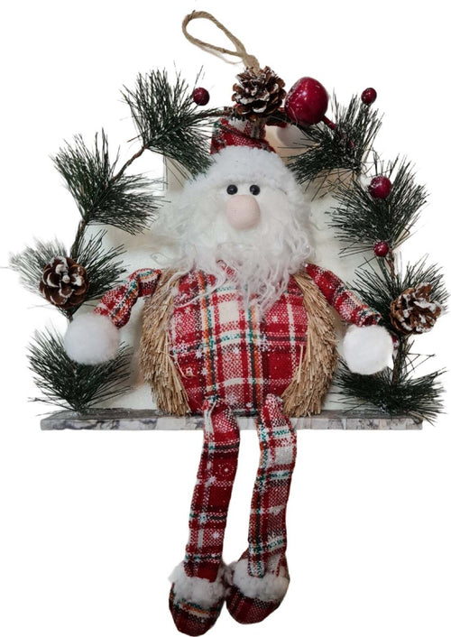 Dietro porta con Ghirlanda innevata e babbo seduto su altalena decorazione natalizia. Casa e cucina/Decorazioni per interni/Addobbi e decorazioni per ricorrenze/Decorazioni natalizie/Orpelli e festoni MagiediNatale.it - Altamura, Commerciovirtuoso.it