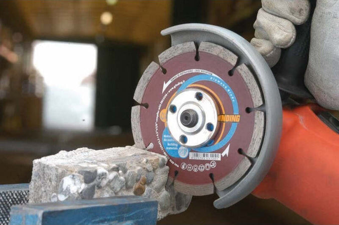 Disco diamantato a settori idoneo per tegole e calcestruzzo armato Fai da te/Utensili elettrici e a mano/Accessori per utensili elettrici/Lame/Dischi diamantati La Zappa - Altamura, Commerciovirtuoso.it