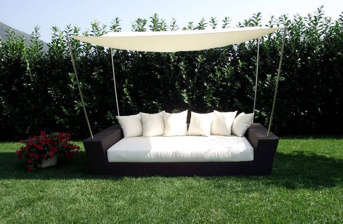 DOMINIS---divano-da-giardino-completo-di-cuscini-e-parasole-intreccio-in-rattan-sintetico-Marrone-Milani-Home