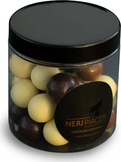Dragees/nocciole Miste Latte Bianche E Fondenti Confezione in Vaso Gr. 140 Neri Piaceri Cioccolato Artigianale Alimentari e cura della casa/Snack dolci e salati/Caramelle cioccolatini e gomme da masticare/Caramelle assortite Neri Piaceri - Cavezzo, Commerciovirtuoso.it