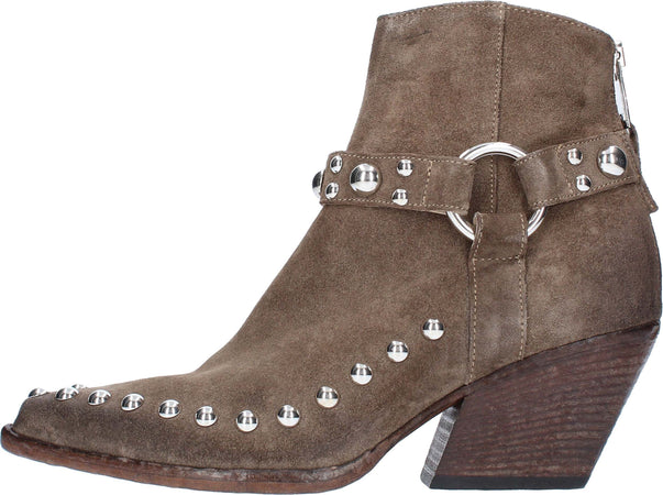 Elena-Iachi-Stivali-Sabbia-da-donna