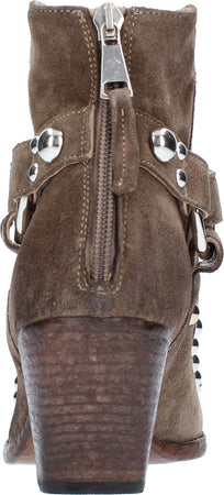 Elena-Iachi-Stivali-Sabbia-da-donna