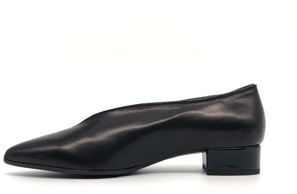 ELLEN Scarpa accollata donna in pelle nera