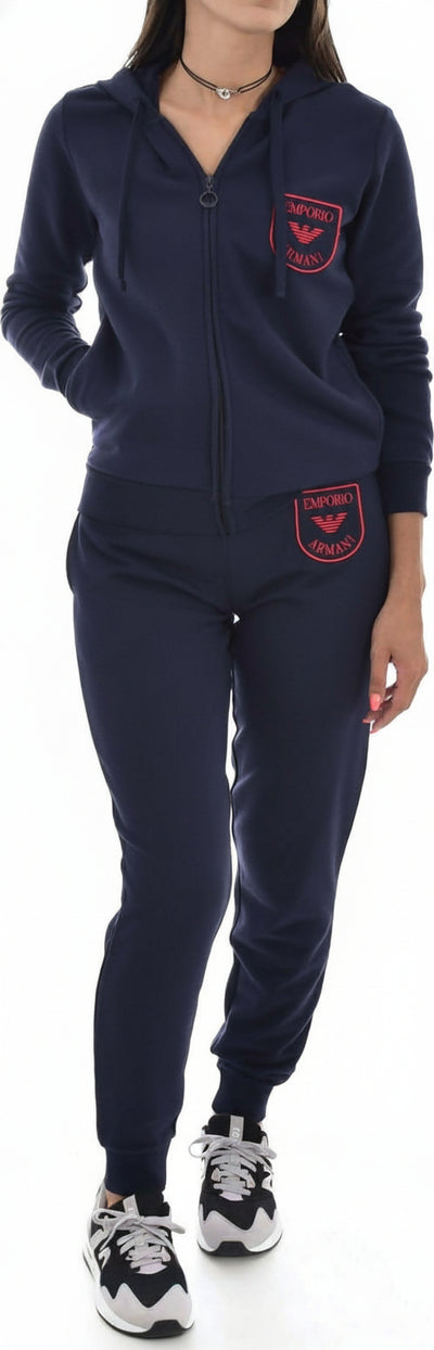 Emporio Armani Tuta Donna Blu Tinta Unita Tuta Da Ginnastica Comfort Con Felpa Zip E Cappuccio E Pantalone Lungo Moda/Donna/Abbigliamento/Abbigliamento sportivo/Completi sportivi/Tute da ginnastica Euforia - Bronte, Commerciovirtuoso.it