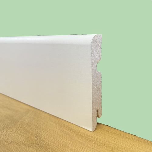 96ML di BATTISCOPA ZOCCOLINO PASSACAVO BC in FIBRA DI LEGNO COMPATTA 80X15 BIANCO - Eternal Parquet