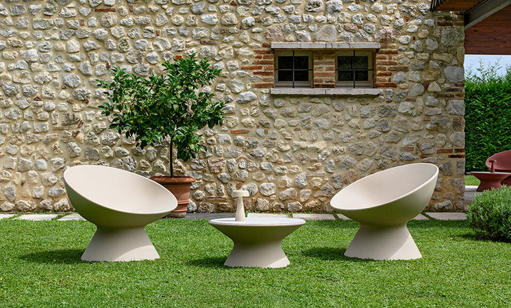 Poltrona relax "Fade" struttura in polietilene per esterno