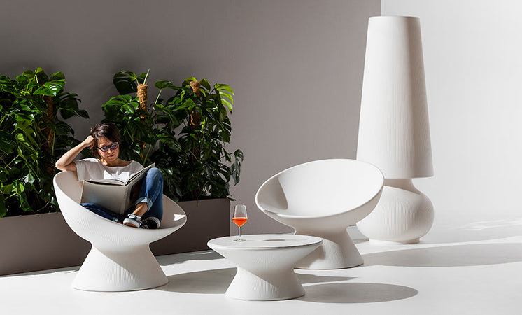 Poltrona relax "Fade" struttura in polietilene per esterno