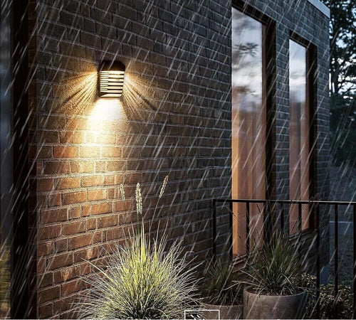 Faretto-Led-Pannello-Solare-Sensore-Crepuscolare-Applique-Luce-Calda-3-W-Universo