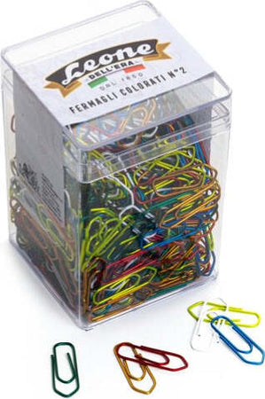 Fermagli metallizzati - lunghezza 26 mm - n. 2 - colori assortiti - Leone - conf. 500 pezzi Cancelleria e prodotti per ufficio/Archivio ufficio e accessori per scrivania/Nastri colle elastici e graffette/Graffette molle fermacarte e anelli Eurocartuccia - Pavullo, Commerciovirtuoso.it